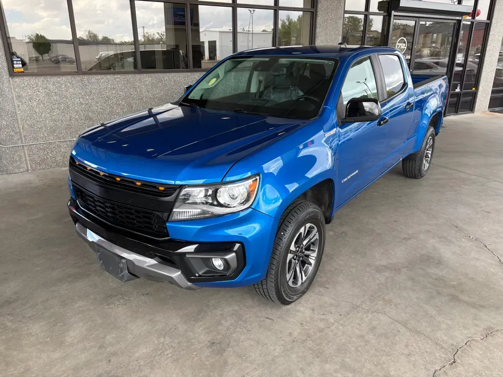 Vehicle image 5