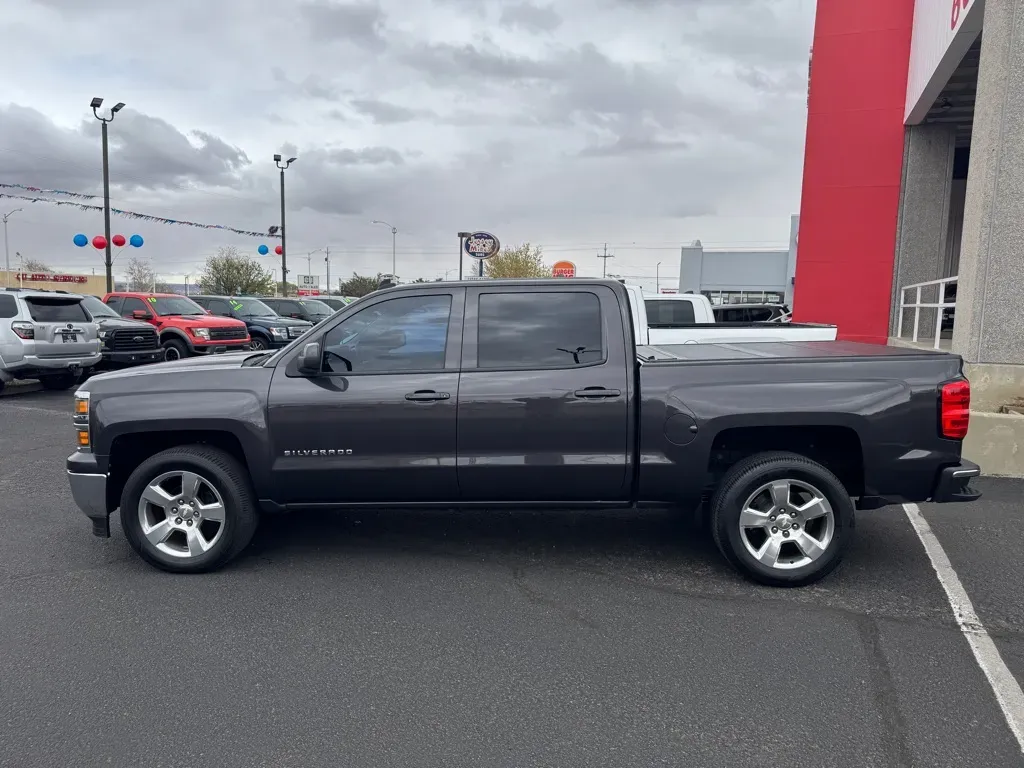 Vehicle image 5