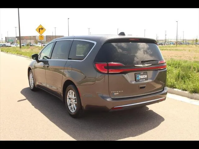 Vehicle image 8