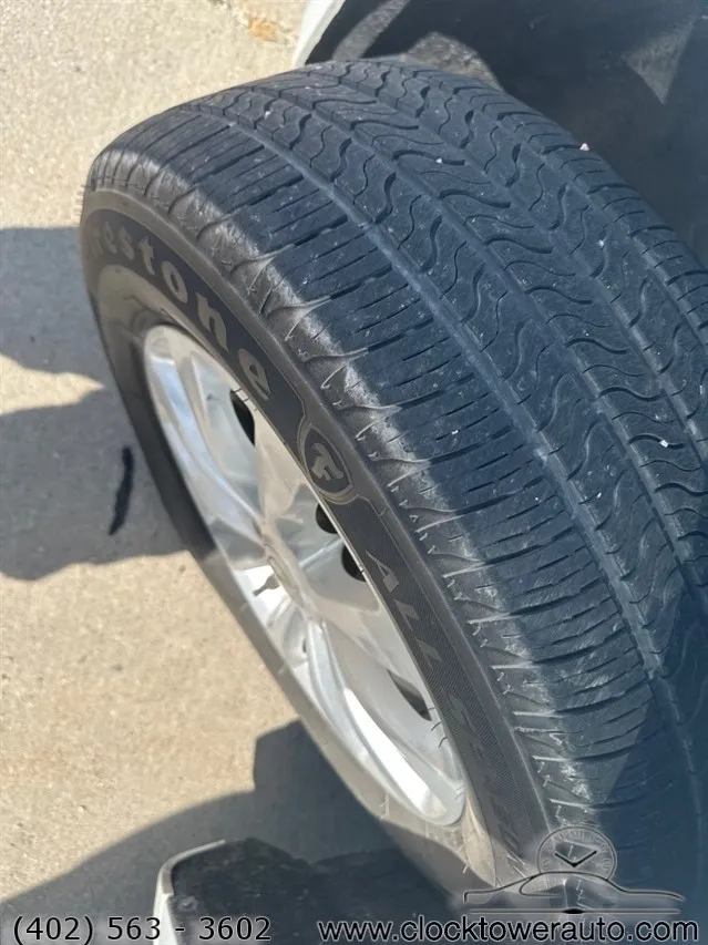 Vehicle image 30