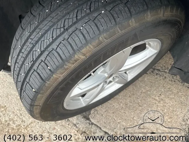 Vehicle image 32