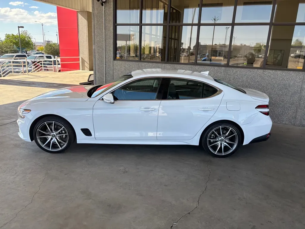 Genesis G70