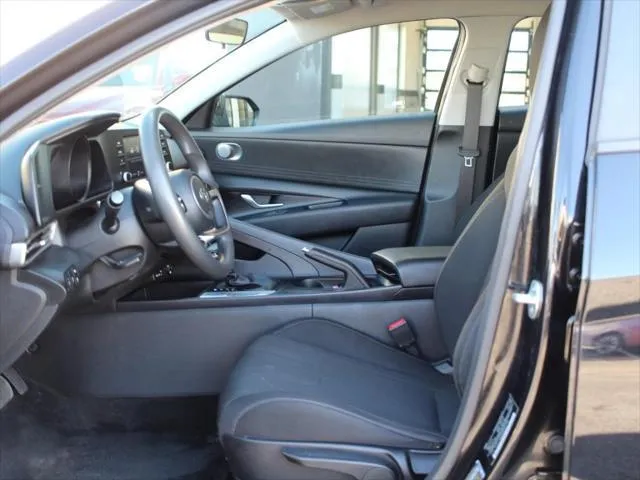 Vehicle image 18