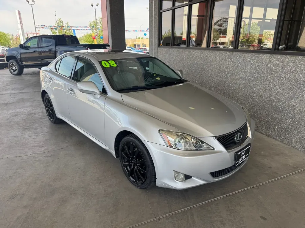 Lexus IS