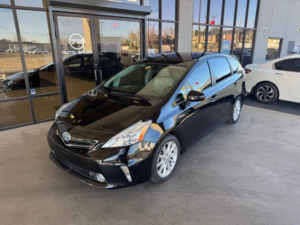 Toyota Prius V